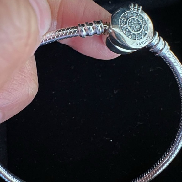 Pandora bracelet size 7.9in or 20cm new with box and bag - Picture 2 of 5